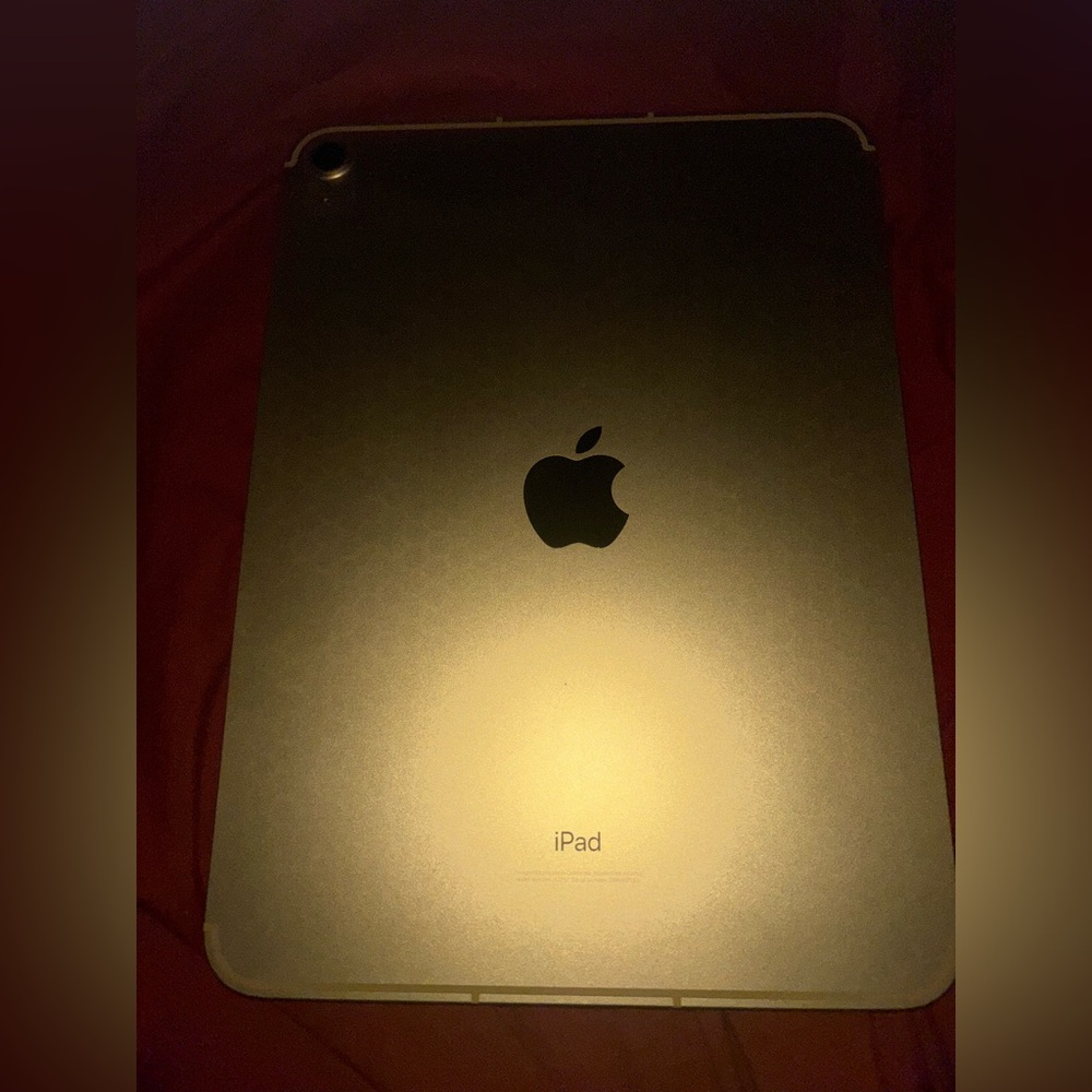 Apple Tablet in yellow 10th gen 2022 64GB WIFI+CELLULAR